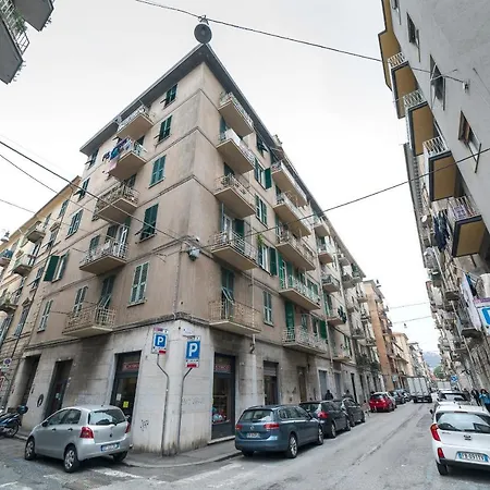 Holly House * La Spezia