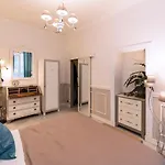 Holly House Apartamento