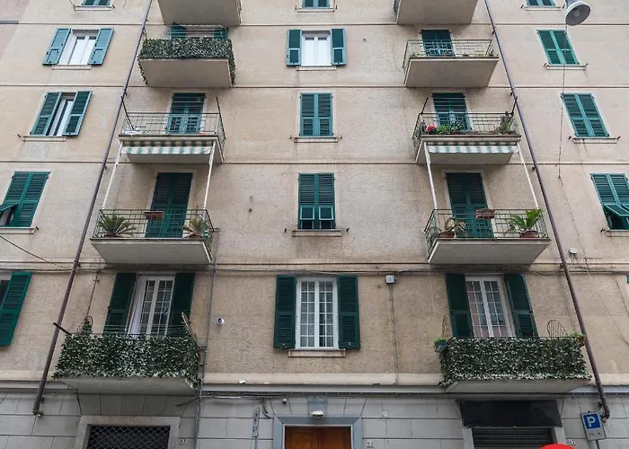 Holly House Apartment *