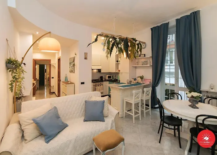 Holly House Apartment *