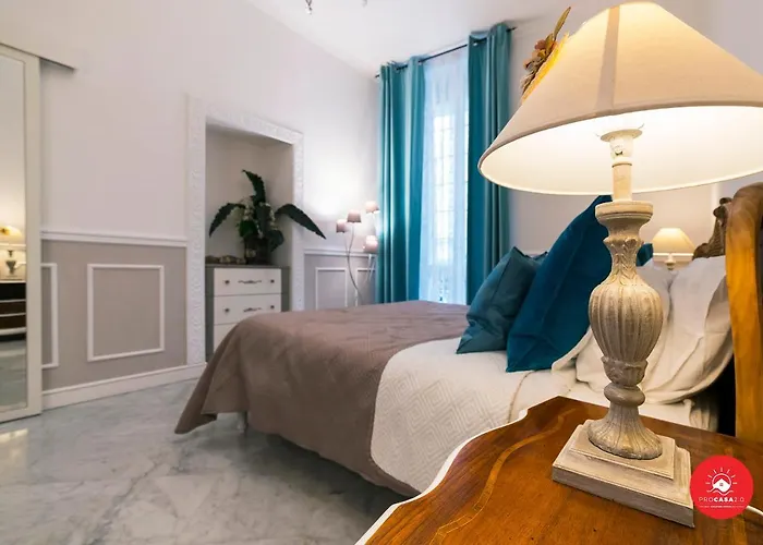 Holly House Apartment *